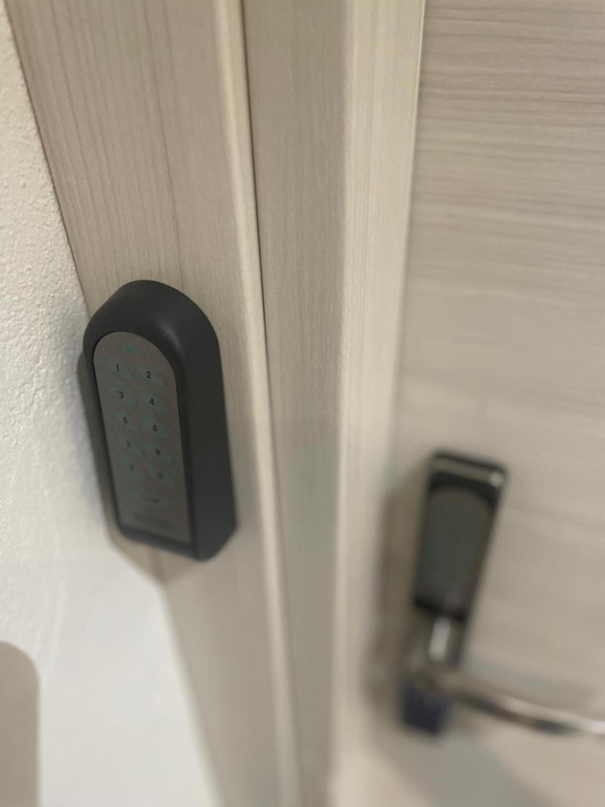 Drooms 4,0 Domotic Smart Self 24H,7 Vicino Treni Porta Susa E Centro Storico Turim Exterior foto
