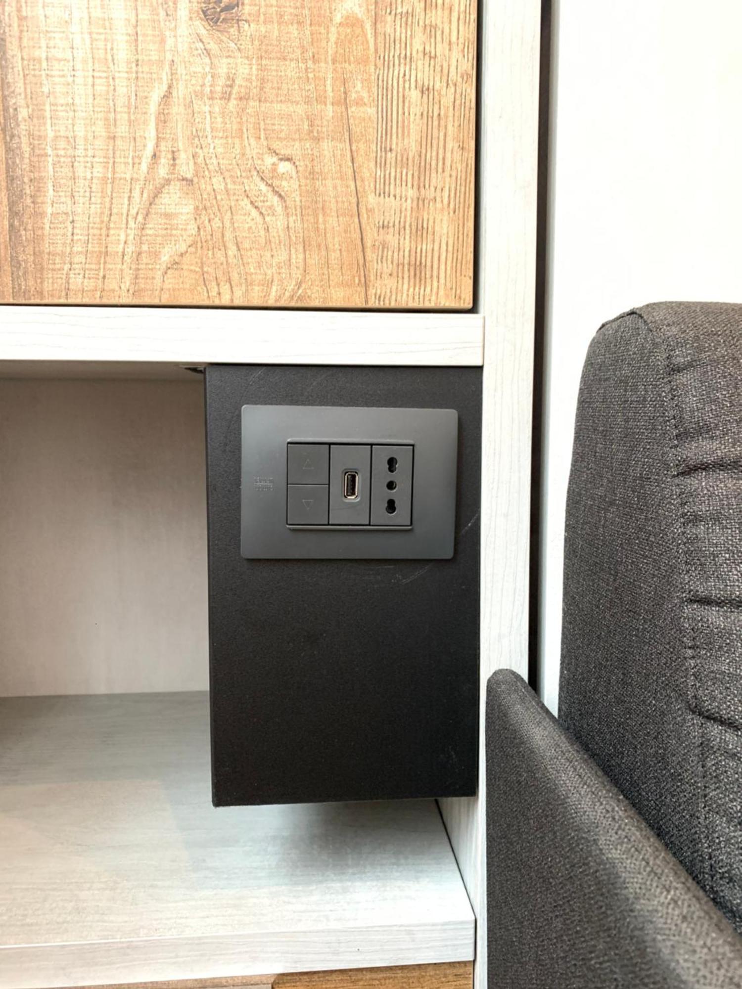 Drooms 4,0 Domotic Smart Self 24H,7 Vicino Treni Porta Susa E Centro Storico Turim Exterior foto