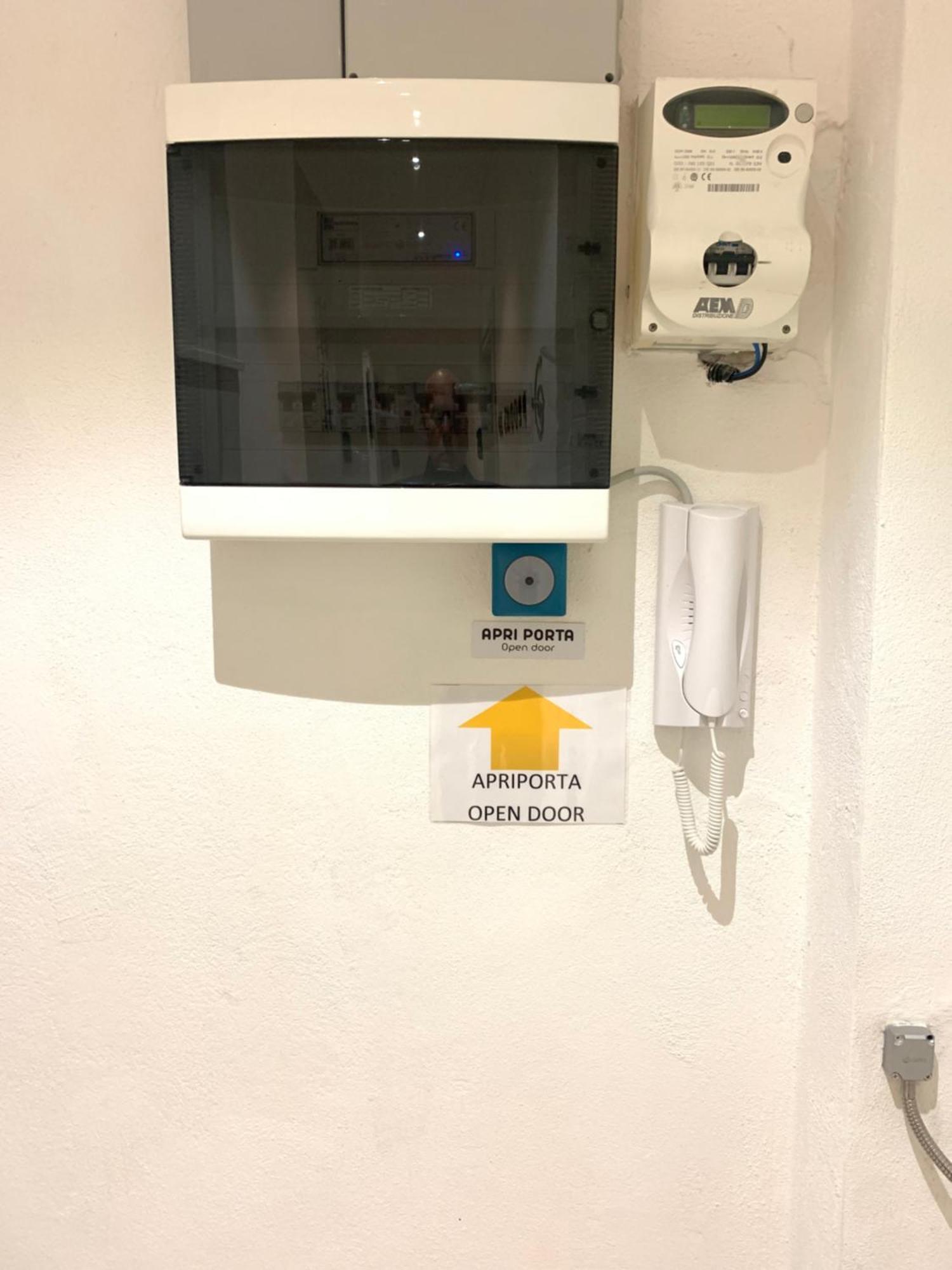 Drooms 4,0 Domotic Smart Self 24H,7 Vicino Treni Porta Susa E Centro Storico Turim Exterior foto
