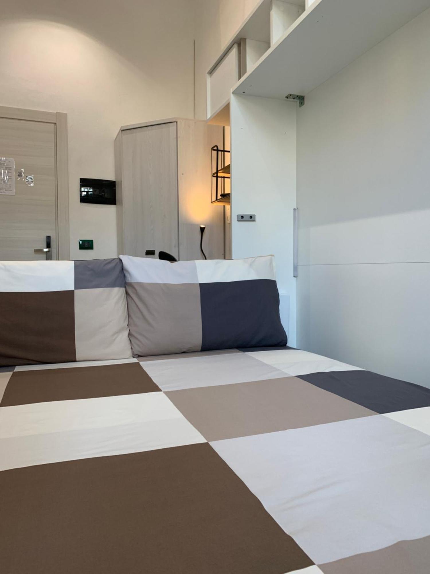 Drooms 4,0 Domotic Smart Self 24H,7 Vicino Treni Porta Susa E Centro Storico Turim Exterior foto