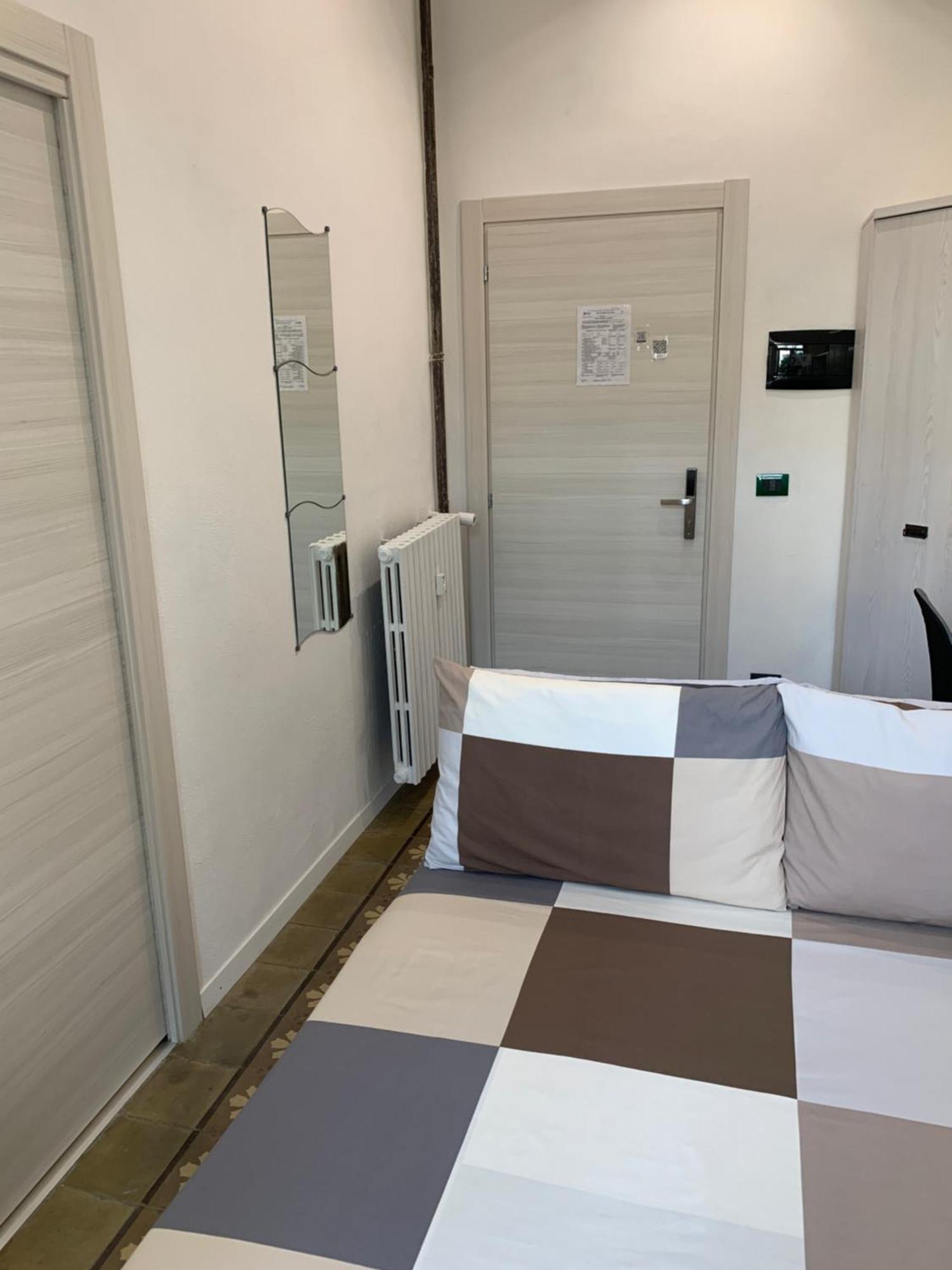Drooms 4,0 Domotic Smart Self 24H,7 Vicino Treni Porta Susa E Centro Storico Turim Exterior foto